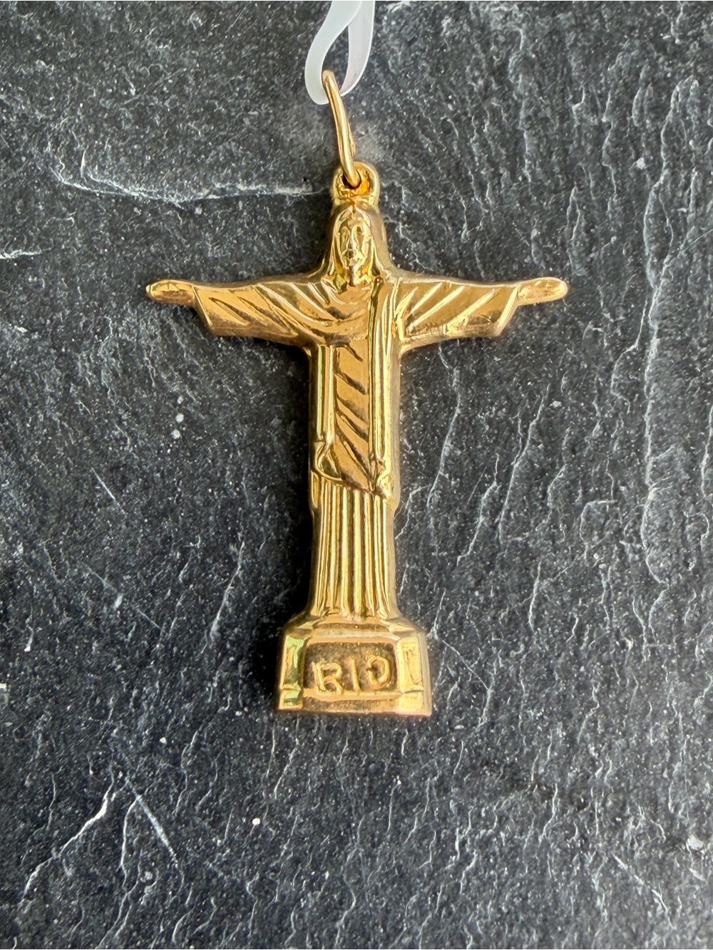 18kt . Yellow Gold Rio Christ the Redeemer Pendant Necklace